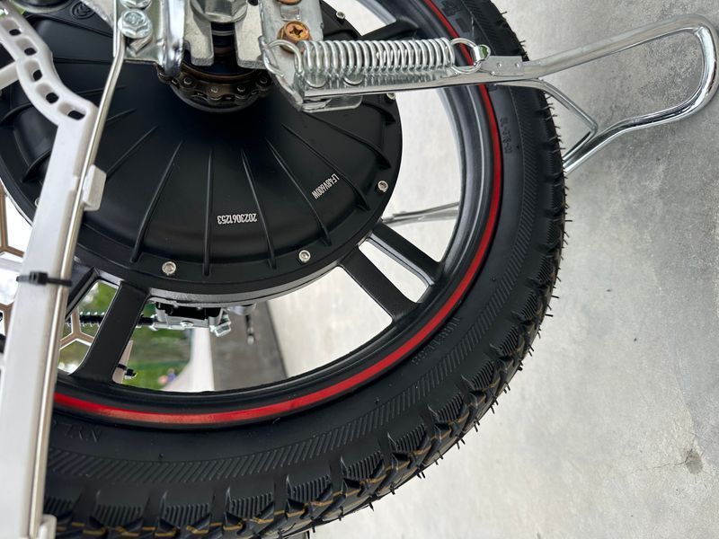 Електровелосипед MINAKO V12 Lux (18" 48V 15Ah 600W ) з заднім амортизатором та мʼяким сидінням 1742 фото